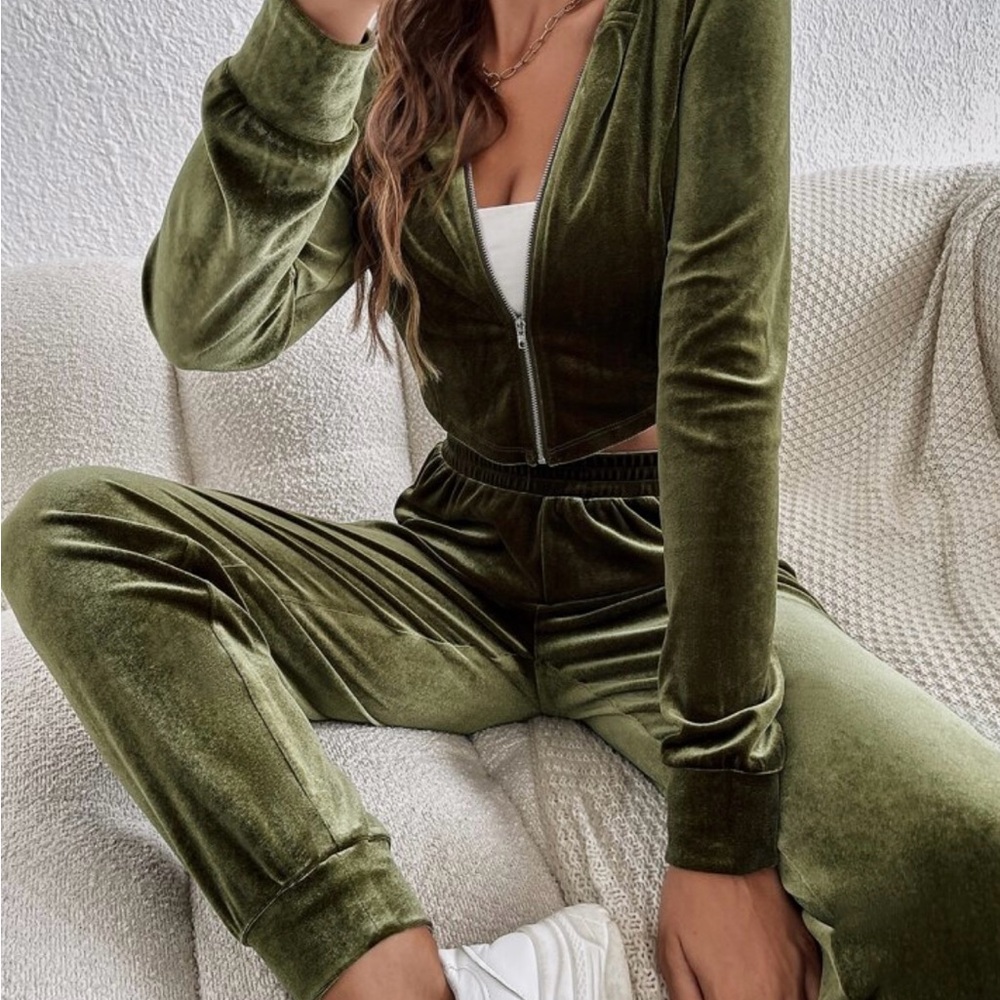 Shein green velour sweatsuit xs